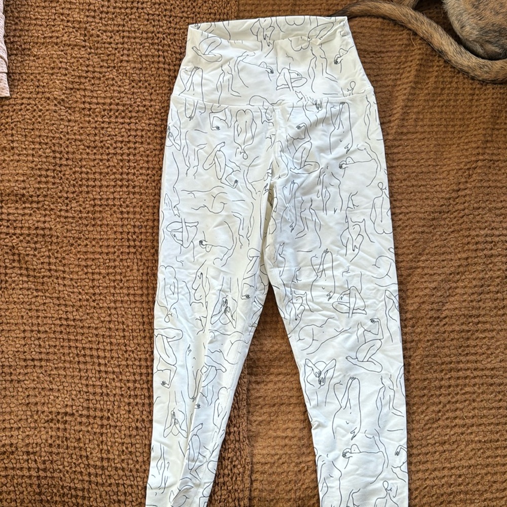 We wore what leggings of woman figures